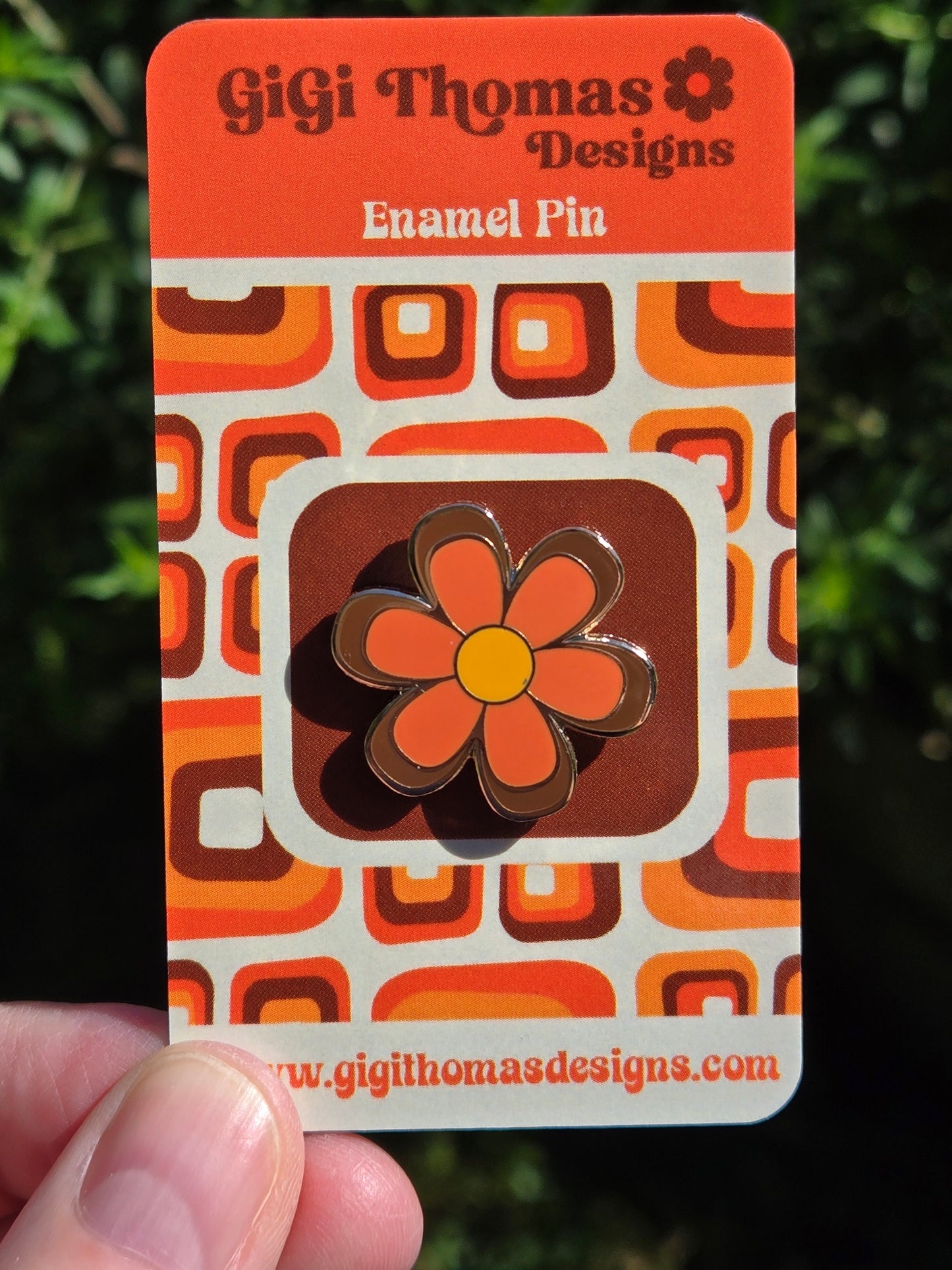 Retro Flower Pin